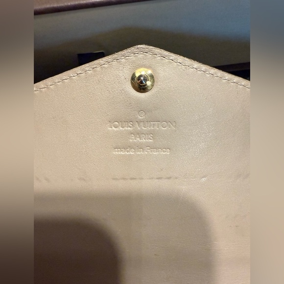 Louis Vuitton Sarah Wallet - Picture 11 of 17